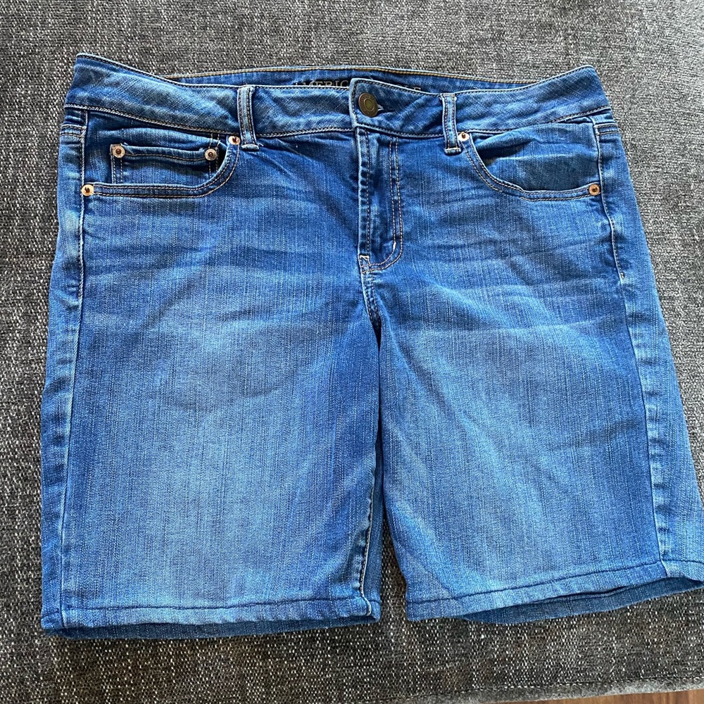 American Eagle Size 14 Favorite Boyfriend Shorts